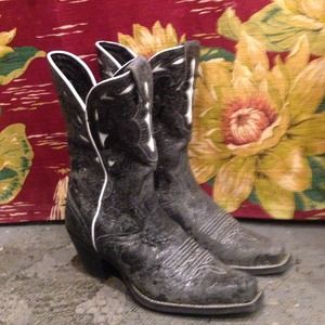 Available! B/W ARIAT mid- calf Cowboy Boots