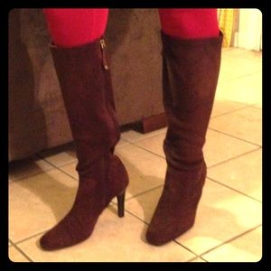 Fabulous Brown suede boots