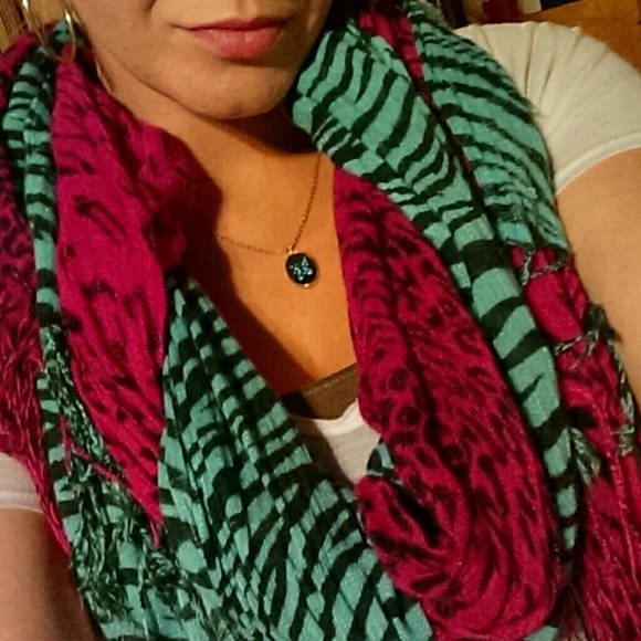 2scarves - Picture 4 of 4