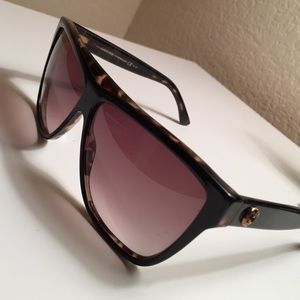 Gucci Black Frame Sunglasses