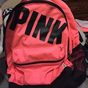 Backpack + Goodies 🎀