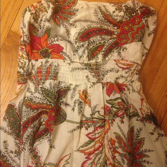Strapless cinched waist dress