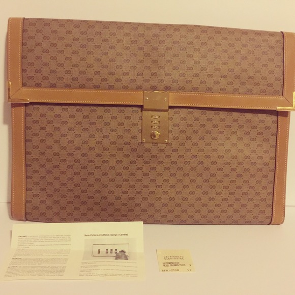 GUCCI document envelope/ clutch