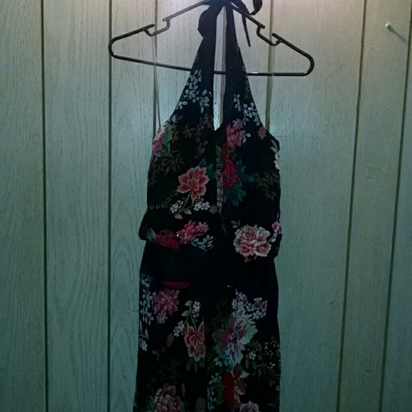 Dress - Picture 2 of 4