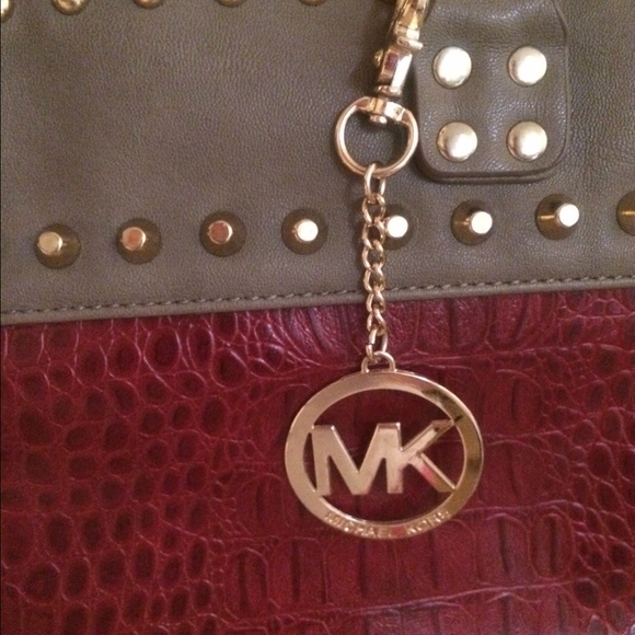 🔥🔥🔥🔥NEW Michael Kors purse!