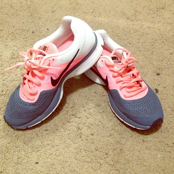 Peach Nike Air Pegasus