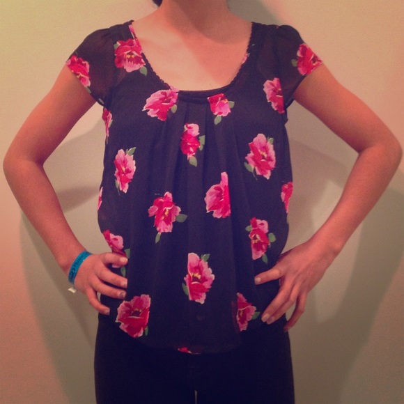 Chiffon flower top - Picture 1 of 3