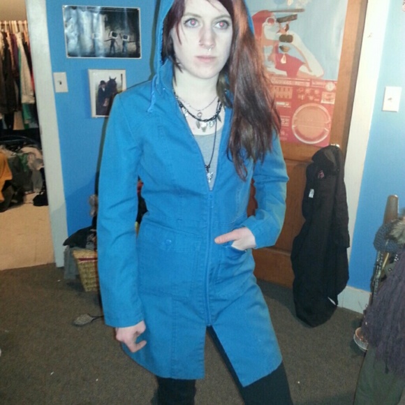 Long hooded jacket/rain coat by Divided