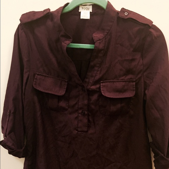 LAST CHANCE 6/29! Tobi Utility Blouse in Plum - Picture 2 of 3