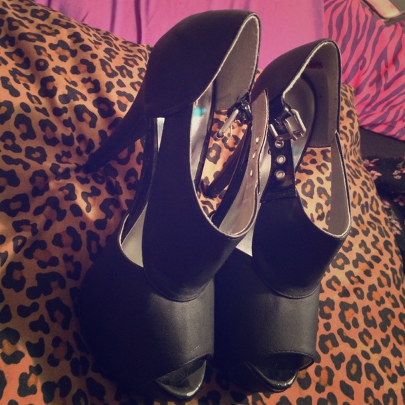 Black heels