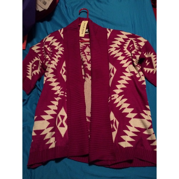 BUNDLED Raspberry pink sweater - NWT - Picture 3 of 4