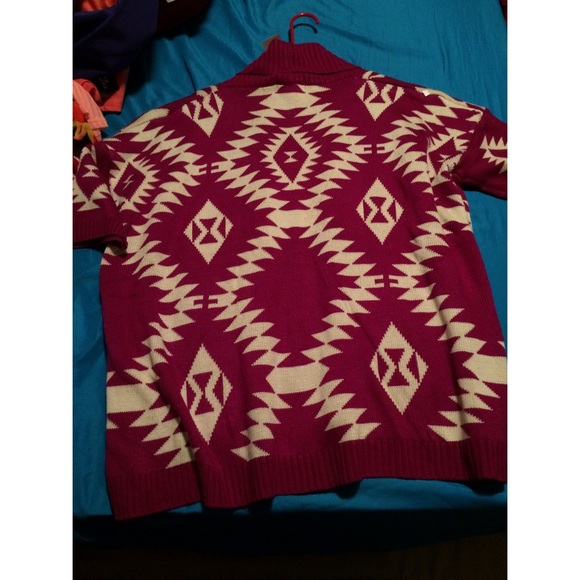 BUNDLED Raspberry pink sweater - NWT - Picture 4 of 4