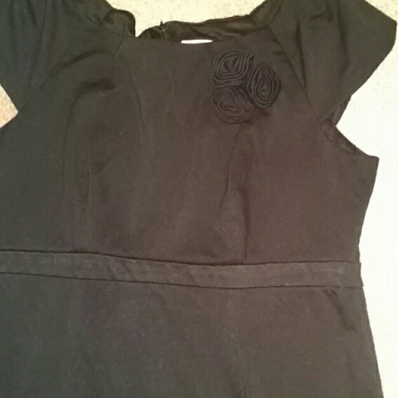 Dress - Picture 2 of 4