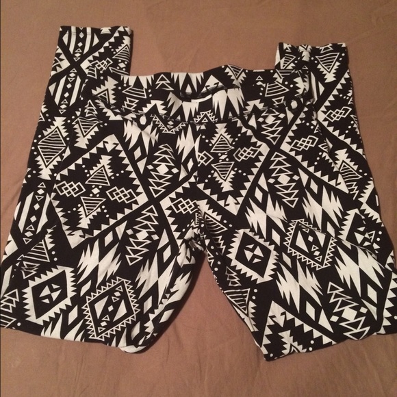 Vs Pink Aztec Leggings