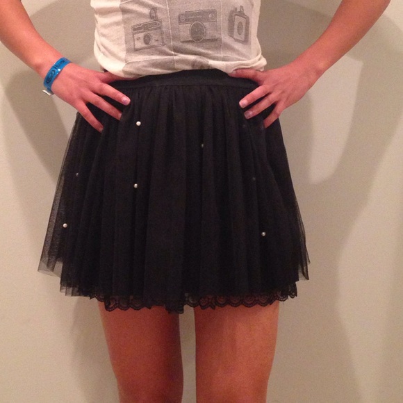 Flirty high-waisted skirt - Picture 1 of 3