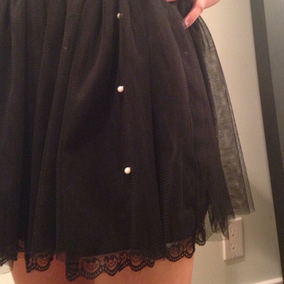 Flirty high-waisted skirt - Picture 2 of 3