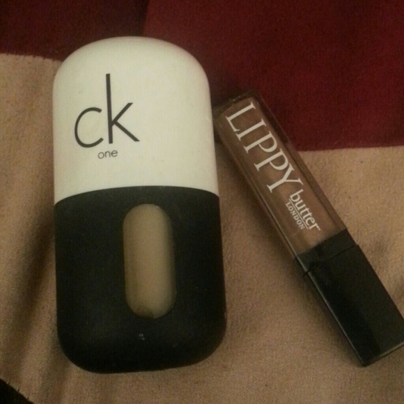 SOLD ON ANOTHER SITE~~~Makeup bundle