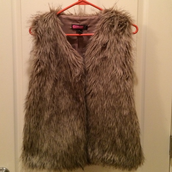 Fur vest