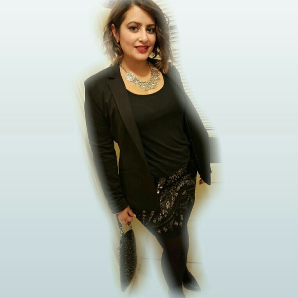 WELCOME TO MY CLOSET!!! - Picture 3 of 4