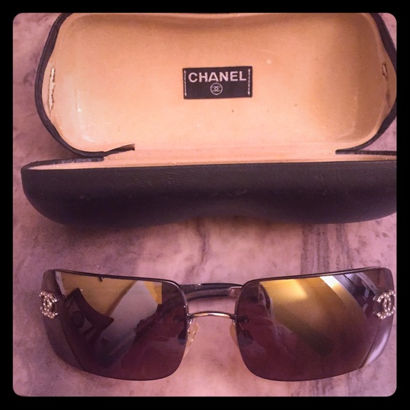 CHANEL sunglasses