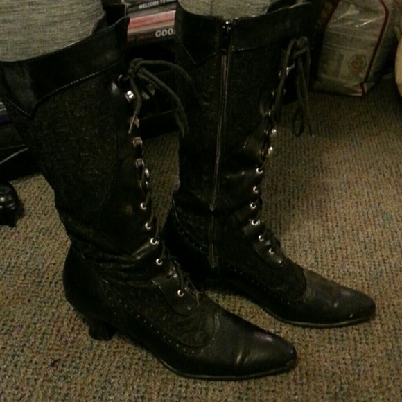 Lacey black zip-up boots by Ellie