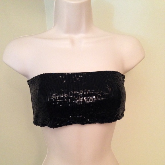 Sexy black top!