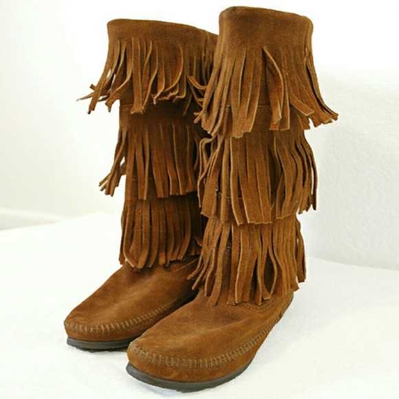 Minnetonka fringe boots seude