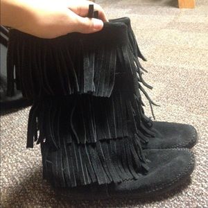 Minnetonka black 3 layered Indian boots!!