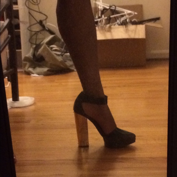 Dark Green Patent Mary Janes - NWT - Picture 4 of 4