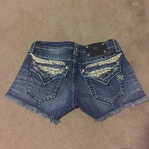 Miss me wing shorts
