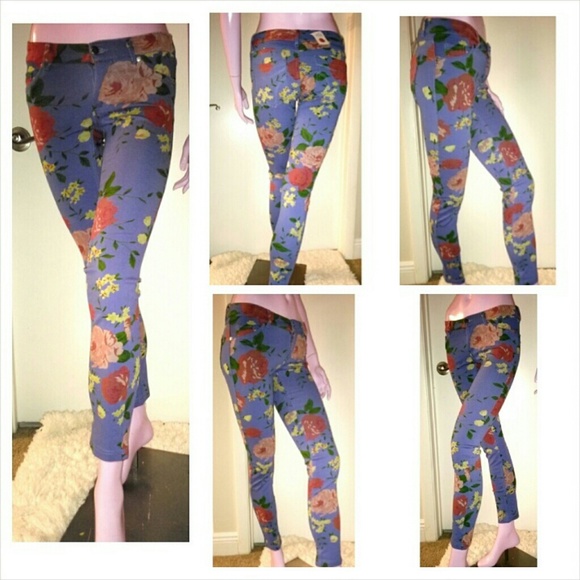 💰SOLD💰New Blue Shine Star Floral Print pants Sm