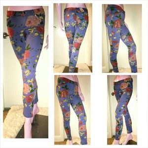 💰SOLD💰New Blue Shine Star Floral Print pants Sm