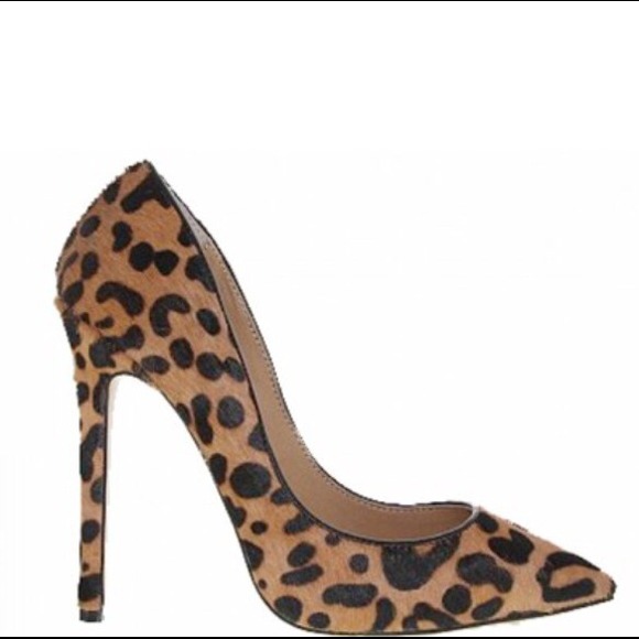 Leopard pumps