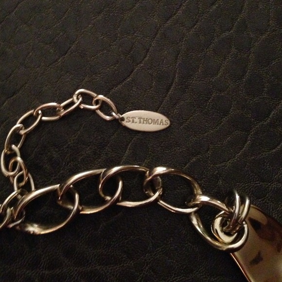 St. Thomas gold played necklace - Picture 4 of 4