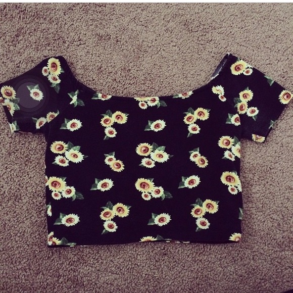 Off shoulder Crop top