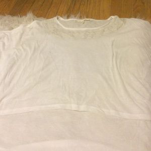 Lush white shirt with detail