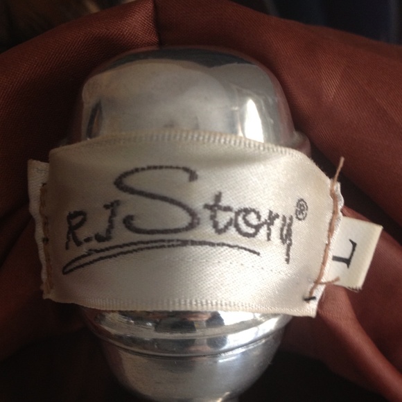 A fuzzy and warm coat w/ leopard print - Picture 4 of 4