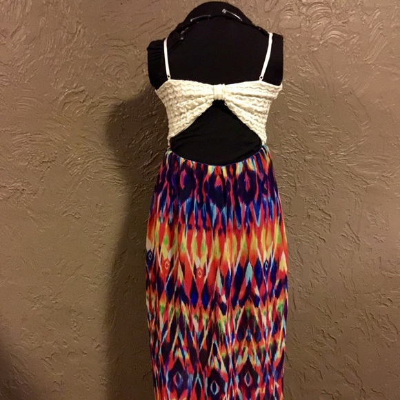 Beautiful Aztec pattern maxi dress - Picture 2 of 4