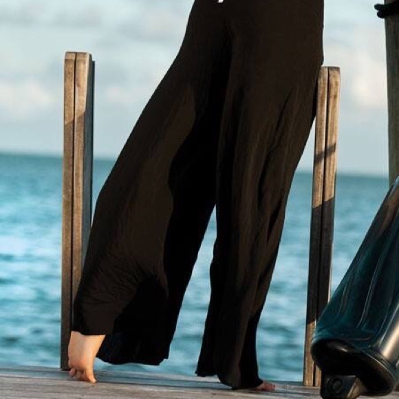 Black stylish flowing pants - Picture 2 of 4