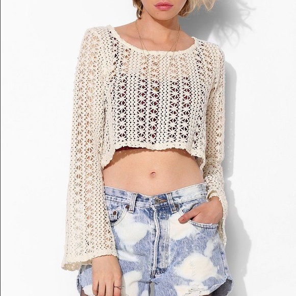 Cropped shirt from Tela