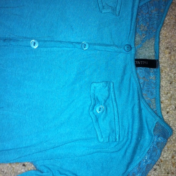 Top - Picture 2 of 3