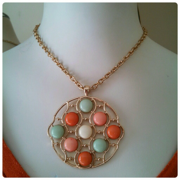 Para Ti Jewelry - 🎉HOST PICK🎉 NWT Large Round Pendant 27" Necklace