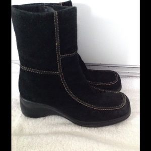 Aerosoles black Boot-$10.00