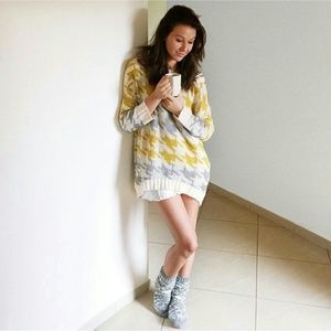 Oversized Knit Pattern Sweater