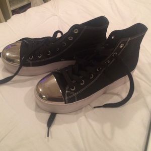 black platform shoes