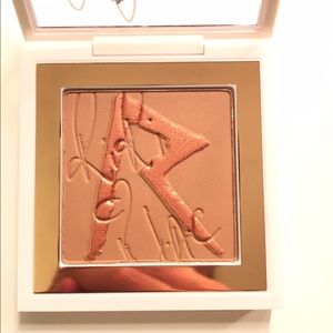 Riri Hearts MAC bronzing powder