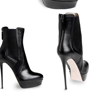 Auth Valentino ankle boots with stitch detailing