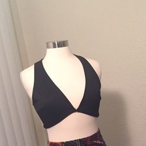 Black deep v crop