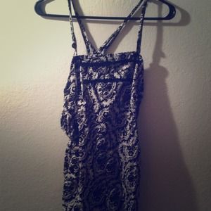 Romper it has a pocket in the middle.