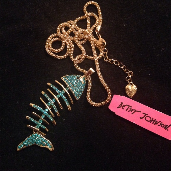 1 day sale! BN Betsy johnson necklace!